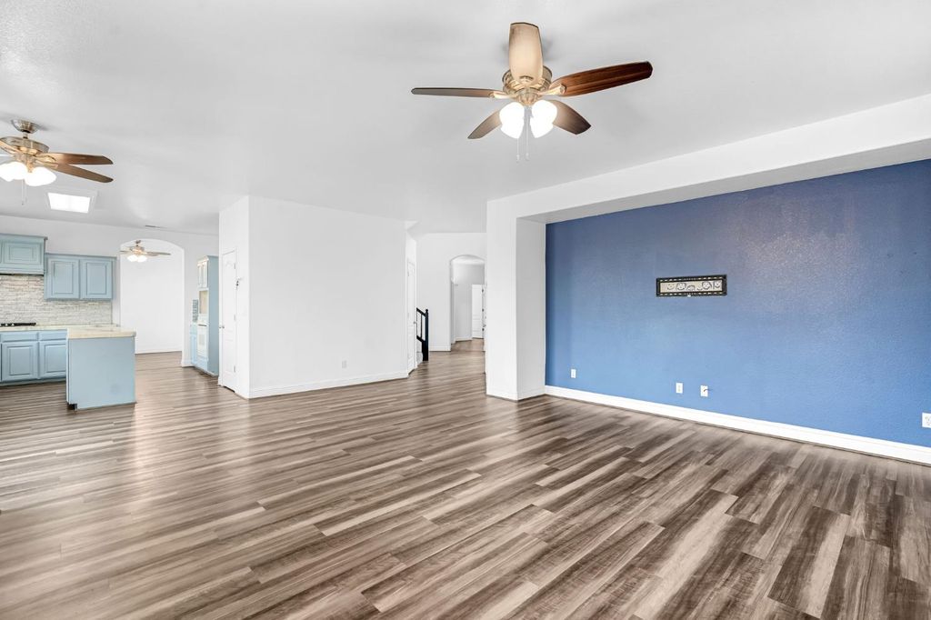 Image 11 of property listing at 2768 Goshen Avenue, Clovis, CA 93611
