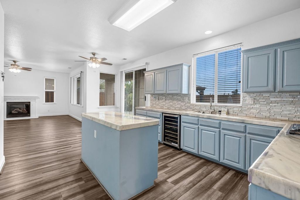 Image 13 of property listing at 2768 Goshen Avenue, Clovis, CA 93611