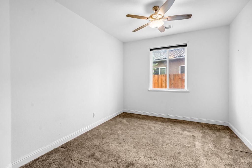 Image 19 of property listing at 2768 Goshen Avenue, Clovis, CA 93611