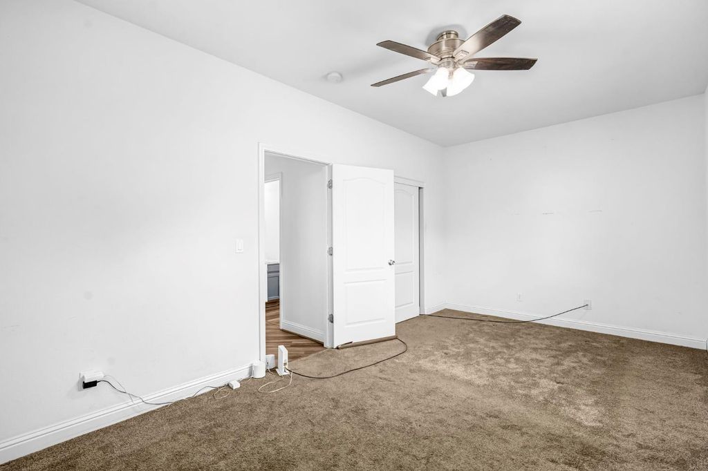Image 22 of property listing at 2768 Goshen Avenue, Clovis, CA 93611