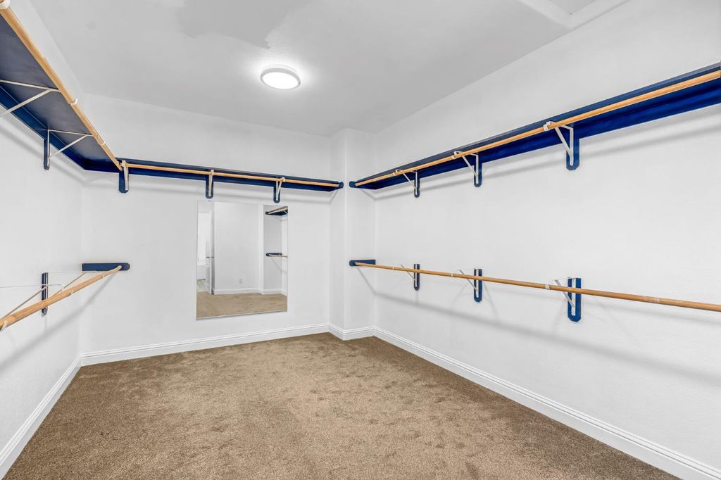 Image 33 of property listing at 2768 Goshen Avenue, Clovis, CA 93611