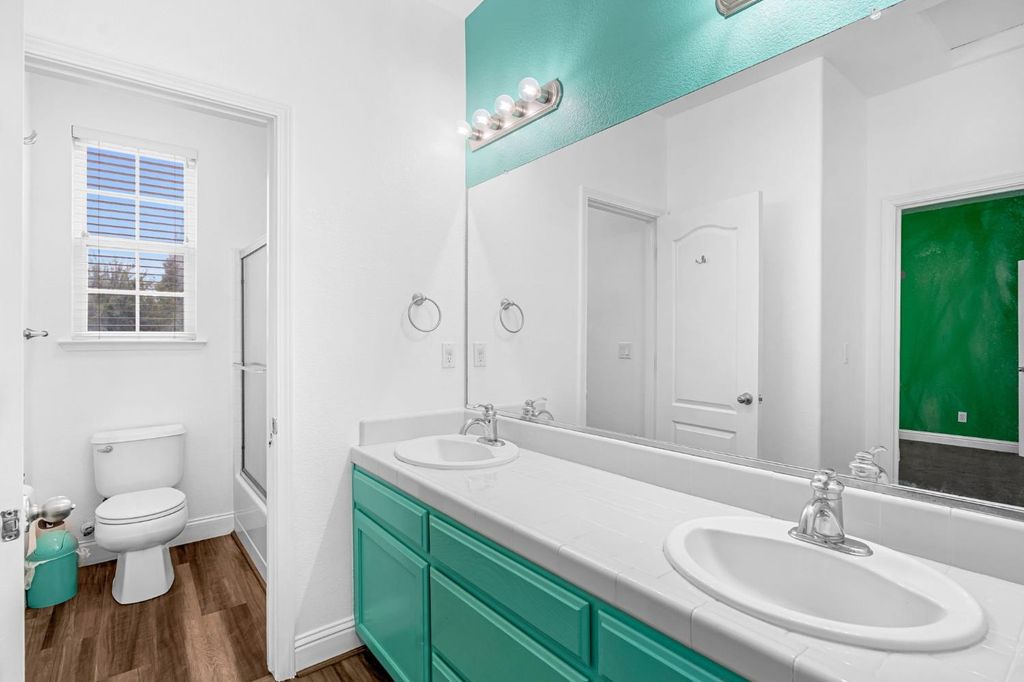 Image 36 of property listing at 2768 Goshen Avenue, Clovis, CA 93611