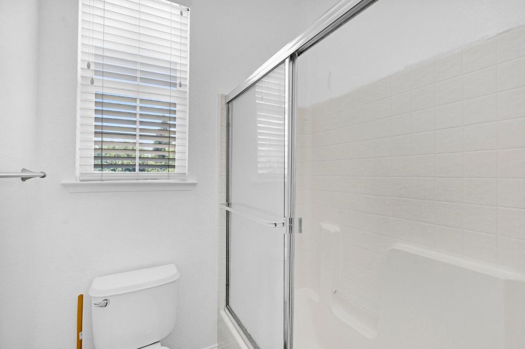 Image 37 of property listing at 2768 Goshen Avenue, Clovis, CA 93611