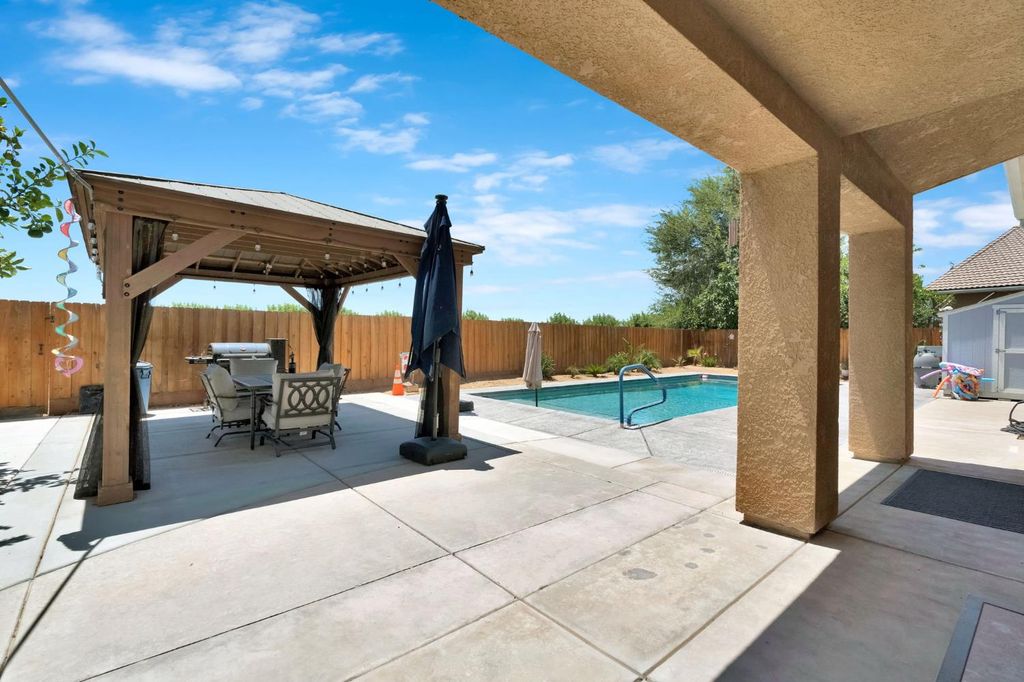 Image 43 of property listing at 2768 Goshen Avenue, Clovis, CA 93611