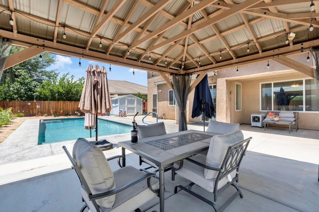Image 44 of property listing at 2768 Goshen Avenue, Clovis, CA 93611