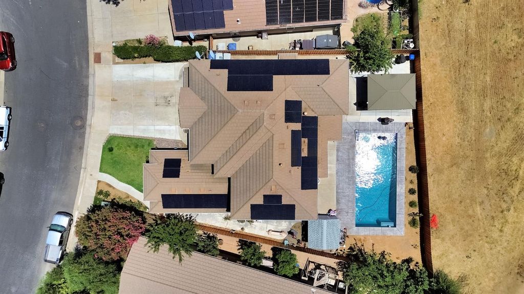 Image 53 of property listing at 2768 Goshen Avenue, Clovis, CA 93611