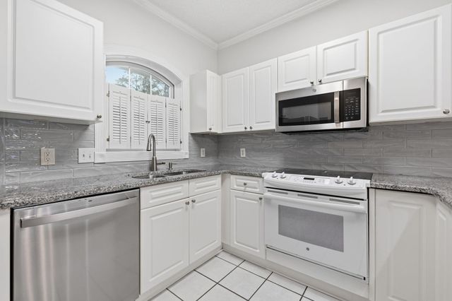 4155 Hibiscus Dr Apt 103, Little River, SC 29566