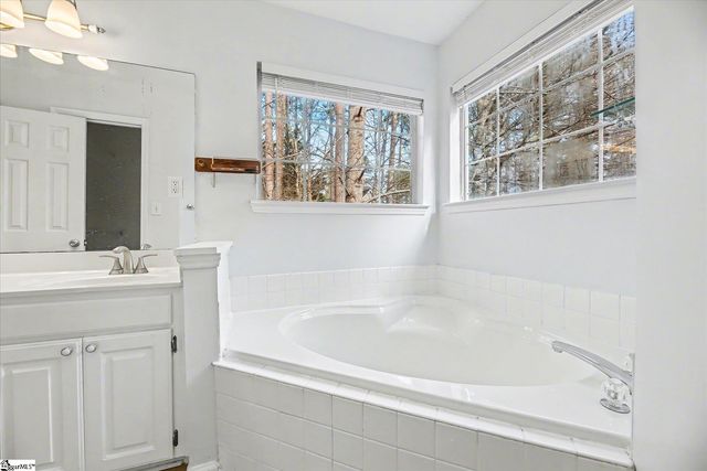 9 S Penobscot Court, Simpsonville, SC 29681