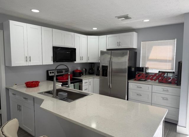 1392 Riverside Circle 1394, Wellington, FL 33414
