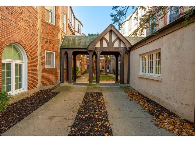 918 Green Bay Road 3G, Winnetka, IL 60093