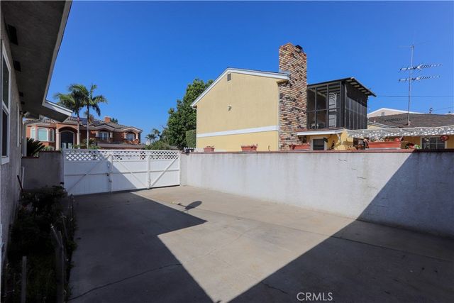 7503 Muller, Downey, CA 90241