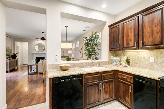 4187 Hovnanian Dr, Sacramento, CA 95834