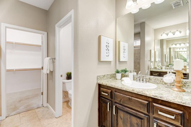 4187 Hovnanian Dr, Sacramento, CA 95834