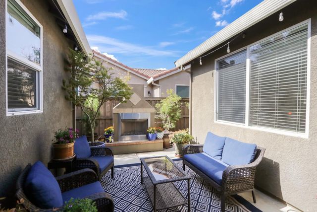 4187 Hovnanian Dr, Sacramento, CA 95834