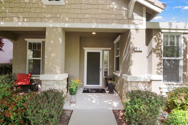 4187 Hovnanian Dr, Sacramento, CA 95834