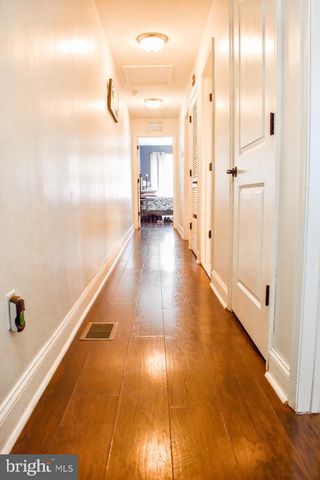 25 ROWAND WAY E, Clementon, NJ 08021