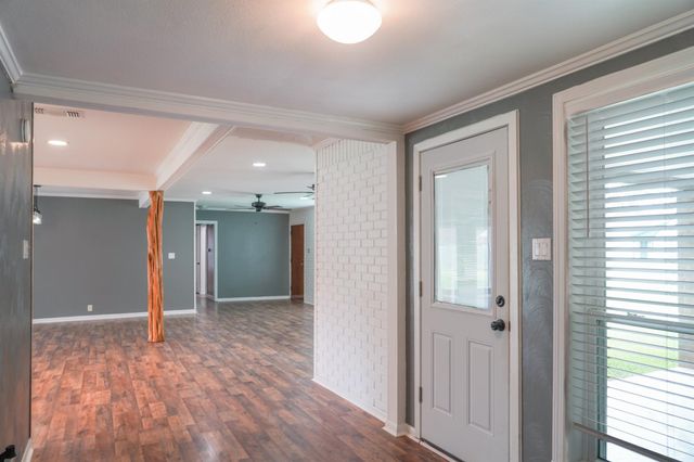 115 Neal Road, Wharton, TX 77488