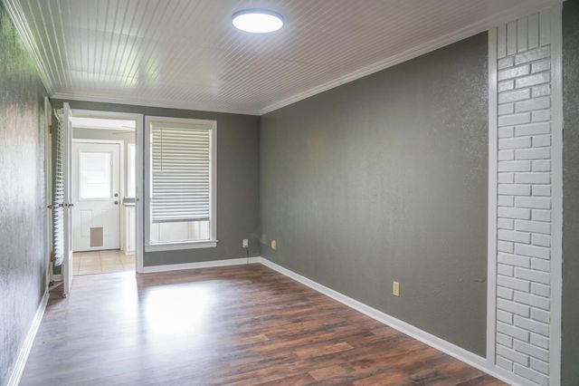 115 Neal Road, Wharton, TX 77488