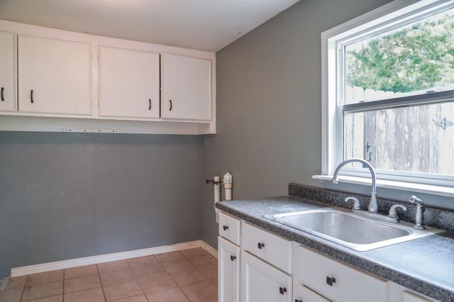 115 Neal Road, Wharton, TX 77488