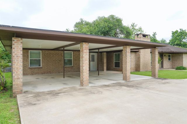 115 Neal Road, Wharton, TX 77488