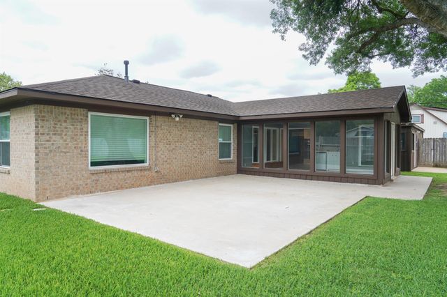 115 Neal Road, Wharton, TX 77488
