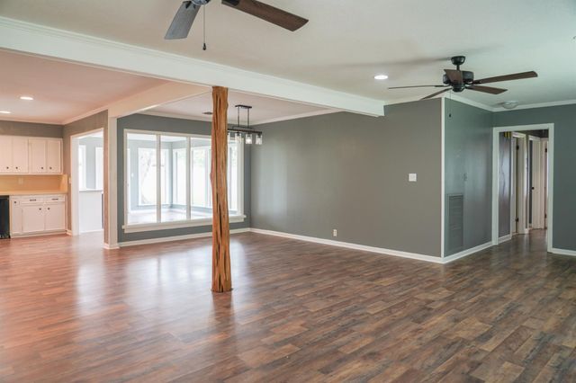 115 Neal Road, Wharton, TX 77488