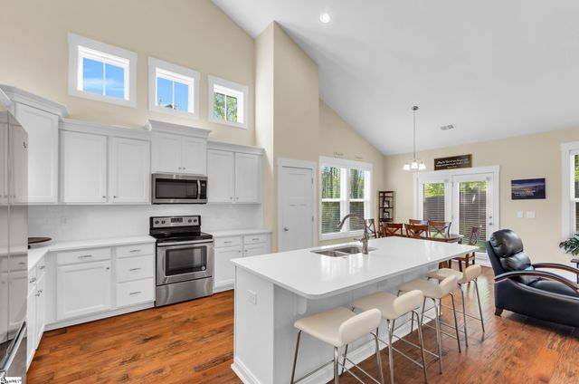 104 Mare's Head Place, Taylors, SC 29687