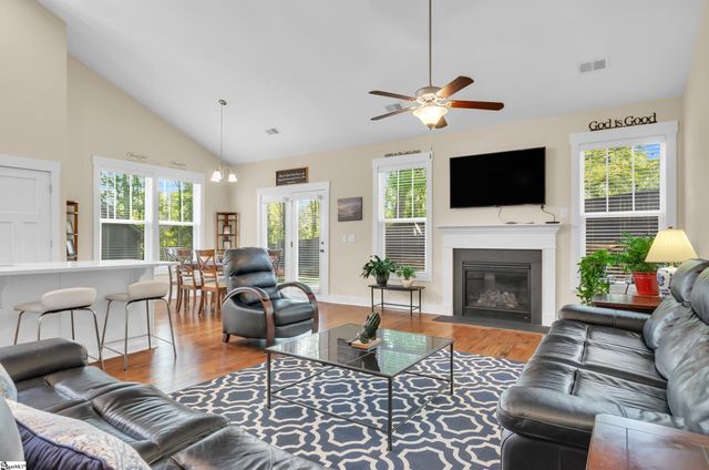 104 Mare's Head Place, Taylors, SC 29687