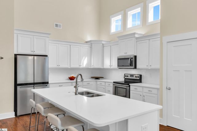 104 Mare's Head Place, Taylors, SC 29687