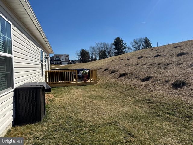 2011 PAPERBACK WAY, York, PA 17408