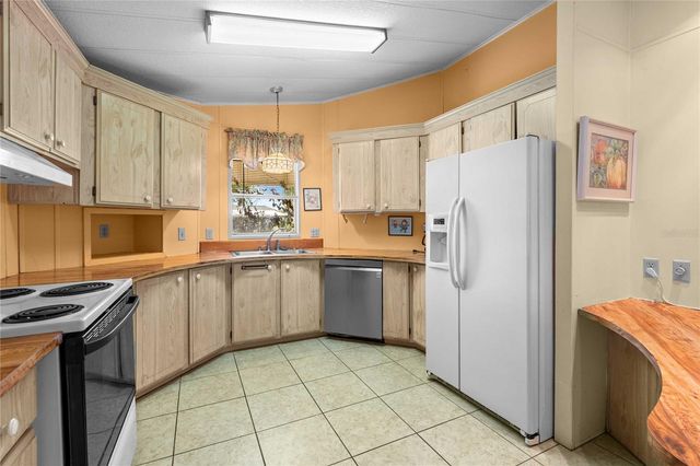 5427 SEVILLE DRIVE, Zephyrhills, FL 33541