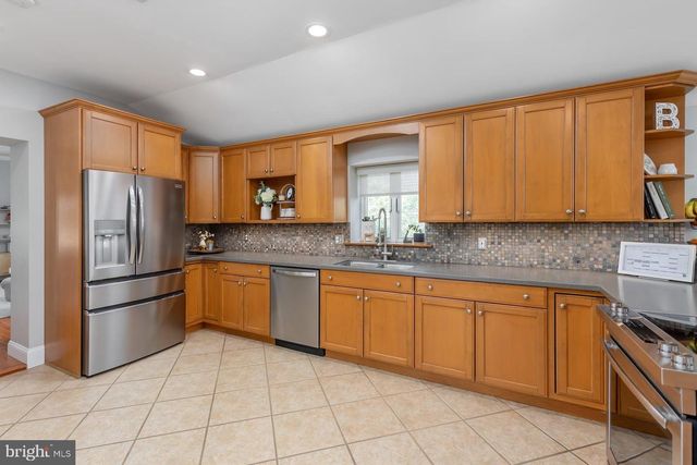 208 N MARION AVE, Wenonah, NJ 08090