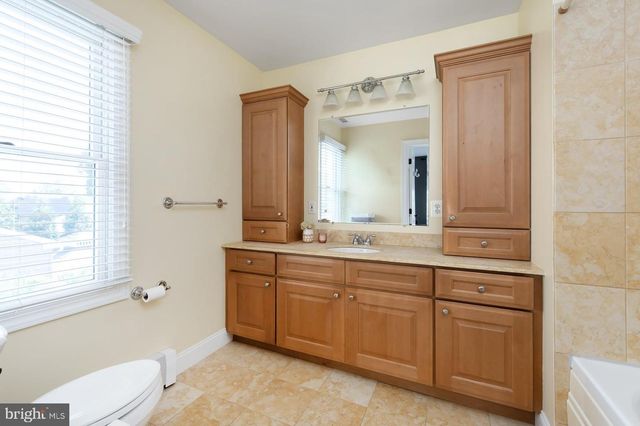 208 N MARION AVE, Wenonah, NJ 08090