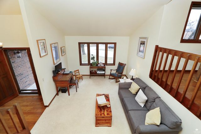 2105 Farmingdale Ct, Manhattan, KS 66503