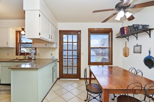 2105 Farmingdale Ct, Manhattan, KS 66503