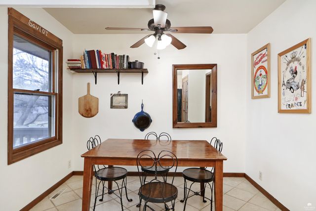 2105 Farmingdale Ct, Manhattan, KS 66503