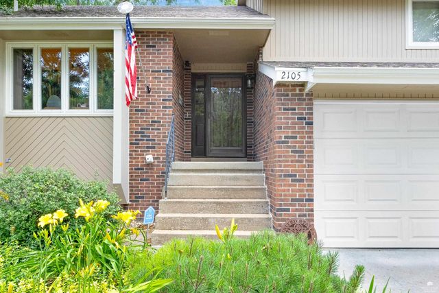 2105 Farmingdale Ct, Manhattan, KS 66503