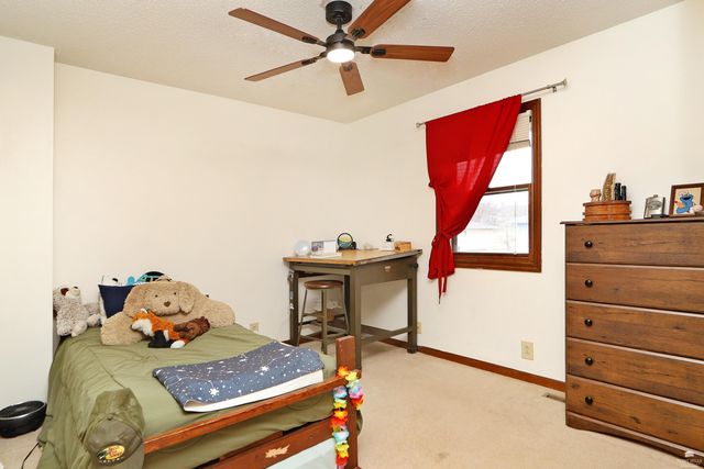 2105 Farmingdale Ct, Manhattan, KS 66503