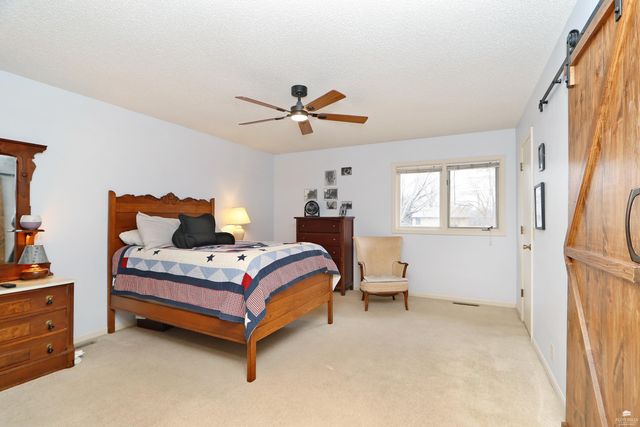 2105 Farmingdale Ct, Manhattan, KS 66503