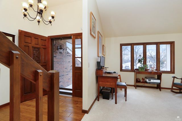 2105 Farmingdale Ct, Manhattan, KS 66503