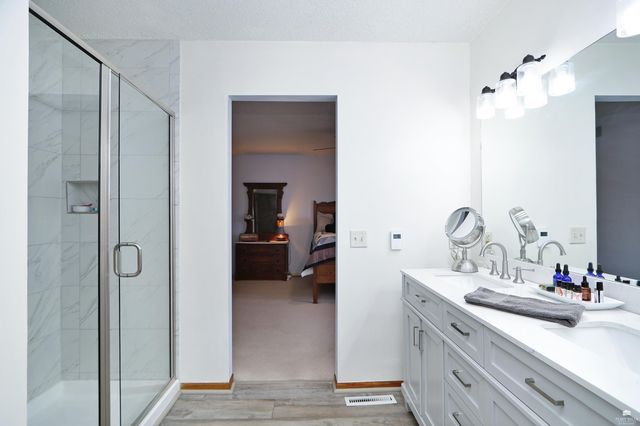 2105 Farmingdale Ct, Manhattan, KS 66503