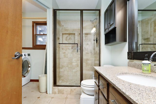 2105 Farmingdale Ct, Manhattan, KS 66503