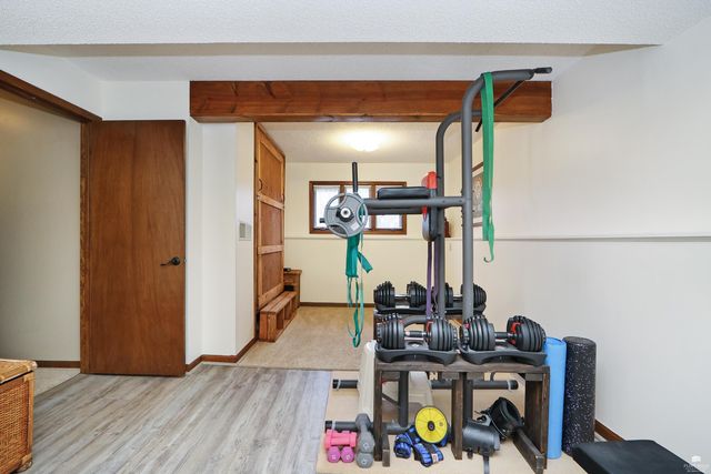 2105 Farmingdale Ct, Manhattan, KS 66503