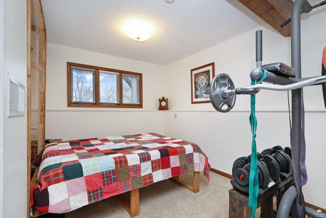 2105 Farmingdale Ct, Manhattan, KS 66503