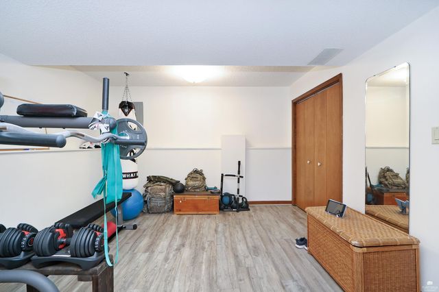 2105 Farmingdale Ct, Manhattan, KS 66503