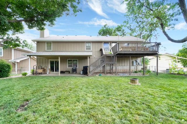 2105 Farmingdale Ct, Manhattan, KS 66503