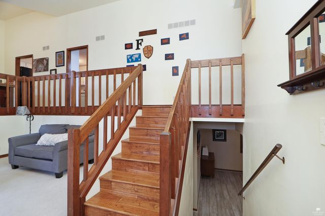 2105 Farmingdale Ct, Manhattan, KS 66503