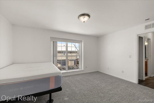 28263 Oakmonte Circle, Lyon Charter Township, MI 48165