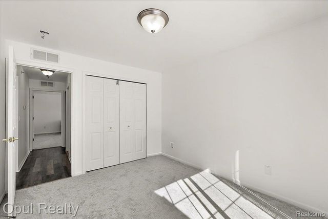 28263 Oakmonte Circle, Lyon Charter Township, MI 48165