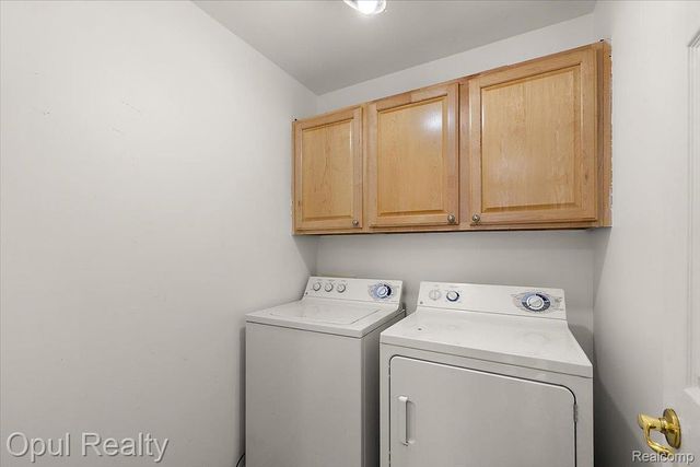 28263 Oakmonte Circle, Lyon Charter Township, MI 48165